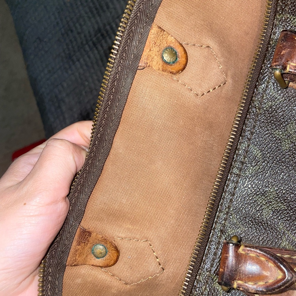 Authentic Louis Vuitton speedy bag - Picture 4 of 9